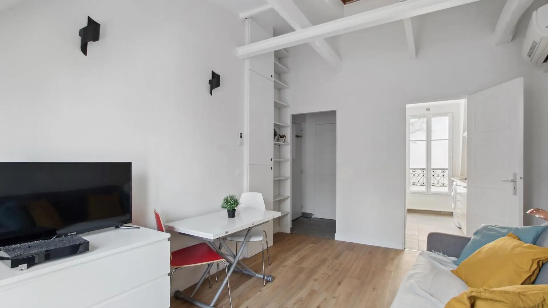 Lovely Studio For 2 People In Paris By Weekome Lejlighed